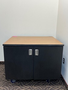lot 132 image: Rolling Utility Cabinet