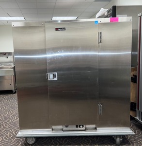 lot 52 image: CresCor&nbspHeated Transport Cabinet