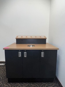 lot 70 image: Condiment Station