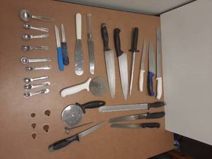 lot 193 image: Knives, Pizza Cutters, Measure Spoons