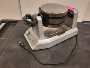 lot 43 image: Waring Double Belgian Waffle Maker.
