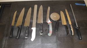 lot 198 image: Knives, Sharpening Steel, Pizza Cutter