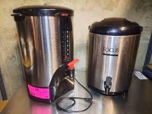 lot 48 image: Aroma Coffee Maker and Focus Beverage Dispenser