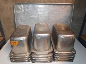 lot 187 image: Vollrath Steamtable Pans 6.1 quart