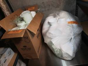 lot 206 image: WinCup White Foam Food Containers and Lids