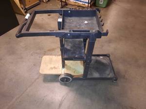 lot 181 image: Utility Cart On Wheels