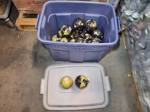lot 243 image: Globes
