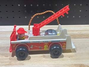 lot 13 image: Vintage Fischer Price Fire Engine Toy