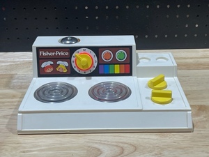 lot 15 image: Vintage 1978 Fischer Price Stove