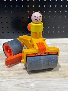 lot 18 image: Vintage Fischer Price Roller