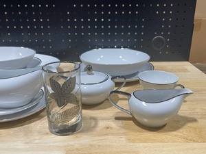 lot 31 image: Prince Royal Fine China