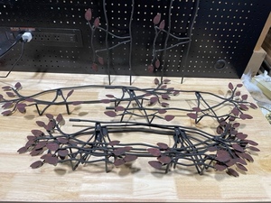 lot 32 image: Metal Home Decor