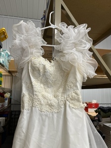 lot 46 image: Vintage Wedding Dress