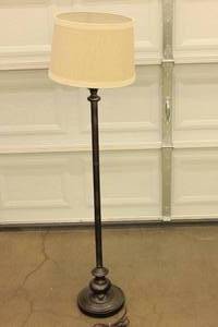 lot 7 image: 4 12 Decorative Lamp - See Pictures