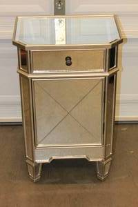 lot 16 image: Decorative Mirrored Nightstand - See Pictures