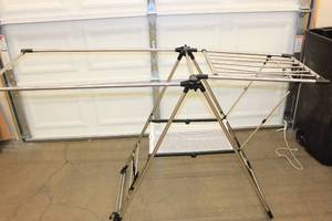 lot 44 image: Foldable Clothes Drying Rack