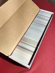 lot 98 image: Box of Baseball Cards