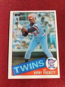 lot 121 image: 1985 Topps Kirby Puckett Rookie Card
