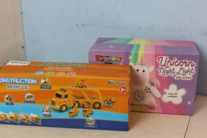 lot 32 image: Toy Construction Vehicle  Unicorn Night Light