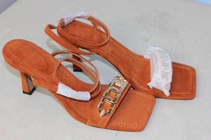 lot 44 image: VETASTE Womens Suade Strap Chain Stiletto Sandals Unknown Size