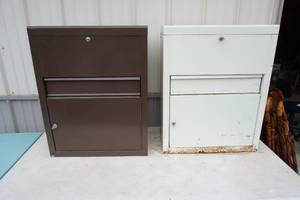 lot 43 image: AntiqueVintage Furniture...Locking Metal Cabinets