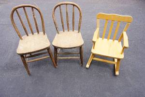 lot 52 image: AntiqueVintage Furniture...Wood Childrens Chairs and Rocker
