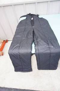 lot 122 image: Outdoor SportsClothing...Insulated Swiss Alps Bib Overalls