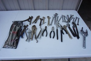 lot 160 image: GarageToolsHandWrenches, Pliers Etc