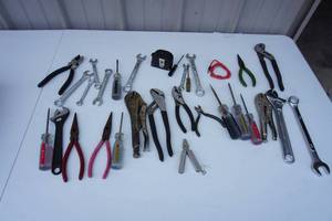 lot 161 image: GarageToolsHandWrenches, Pliers Etc