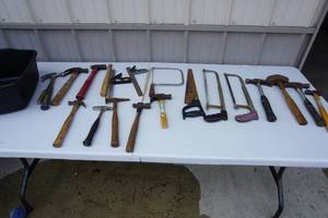 lot 164 image: GarageToolsHandHammers, Saws & Mallets Etc.