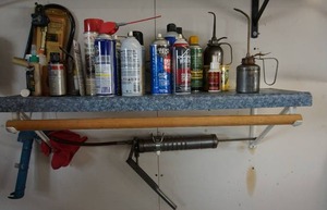 lot 193 image: GarageAutomobile...Grease Guns, TriMax Wyers Key Receiver Lock, Oil Cans, Fluids Etc.