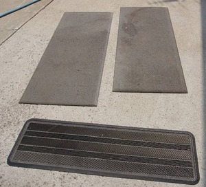 lot 198 image: GarageWork Area...Fatigue MatsRugs