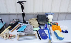 lot 209 image: GarageAutomobile...Cleaning, Polishing Accesories Etc