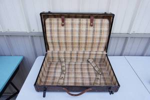 lot 220 image: AntiqueVintageStoragePattern-Lined Suitcase Trunk