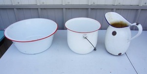 lot 226 image: AntiqueVintagePorcelain Enamelware Pots