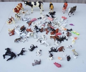 lot 246 image: AntiqueVintageCollectableToys...Miniature Farm Animals & More