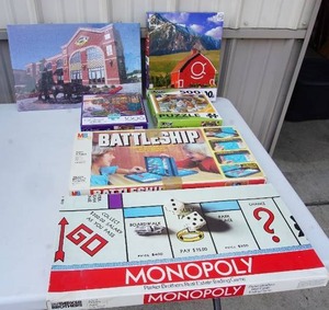 lot 249 image: VintageToysGames...Monopoly, Battle Ship 1970s, Boxed Puzzles, Matted Spam Museum Puzzle