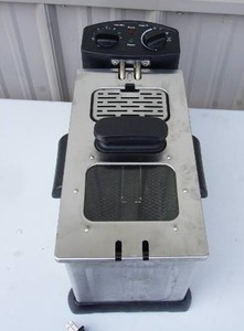 lot 254 image: HouseholdAppliancesCountertop...Oster Professional Style Stainless Steel Deep Fryer