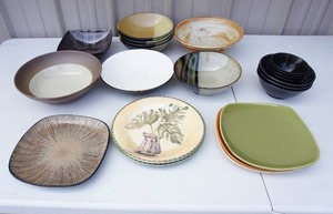 lot 265 image: HouseholdKitchenService Ware...Pottery and Ceramic Plates and Bowls