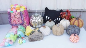 lot 299 image: Home EssentialsDecorHoliday...Tabletop Decorations for Easter and Fall