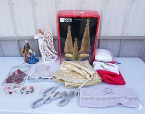 lot 311 image: Home EssentialsDecorHoliday...Winter and Christmas Tabletop Decorations
