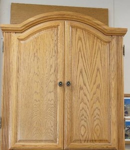 lot 328 image: VintageFurnitureStorage...Beautiful Two-Piece Solid Oak Entertainment Center