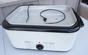 lot 329 image: Home EssentialsApplianceElectricCountertop...Hamilton Beach Automatic Roaster Oven