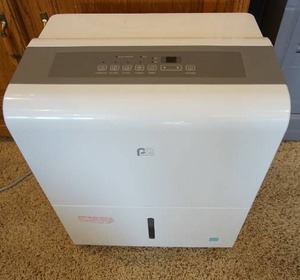 lot 354 image: Home EssentialsAppliancePortable...22 Pint Perfect Aire Dehumidifier