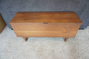 lot 364 image: AntiqueVintageFurnitureStorage...Mid-Century Wood Blanket Chest