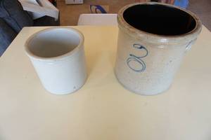 lot 366 image: AntiquesVintagePottery...3 Gallon Salt Glazed Crock, 1 Gallon Crock