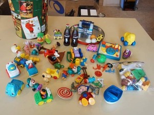 lot 376 image: Collectibles...Popcorn Tin Filled with Kids Trinket Toys...