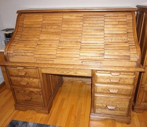 lot 408 image: AntiqueVintageFurnitureOffice...Beautiful Solid Oak Roll Top Desk