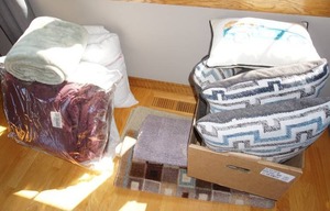 lot 418 image: Home Essentials...BeddingRugsDecorative Pillows...Nice Quality