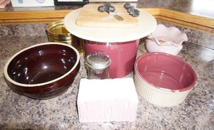 lot 430 image: AntiqueVintage...Collectable Pottery, Ceramic and Porcelain, Vases and More
